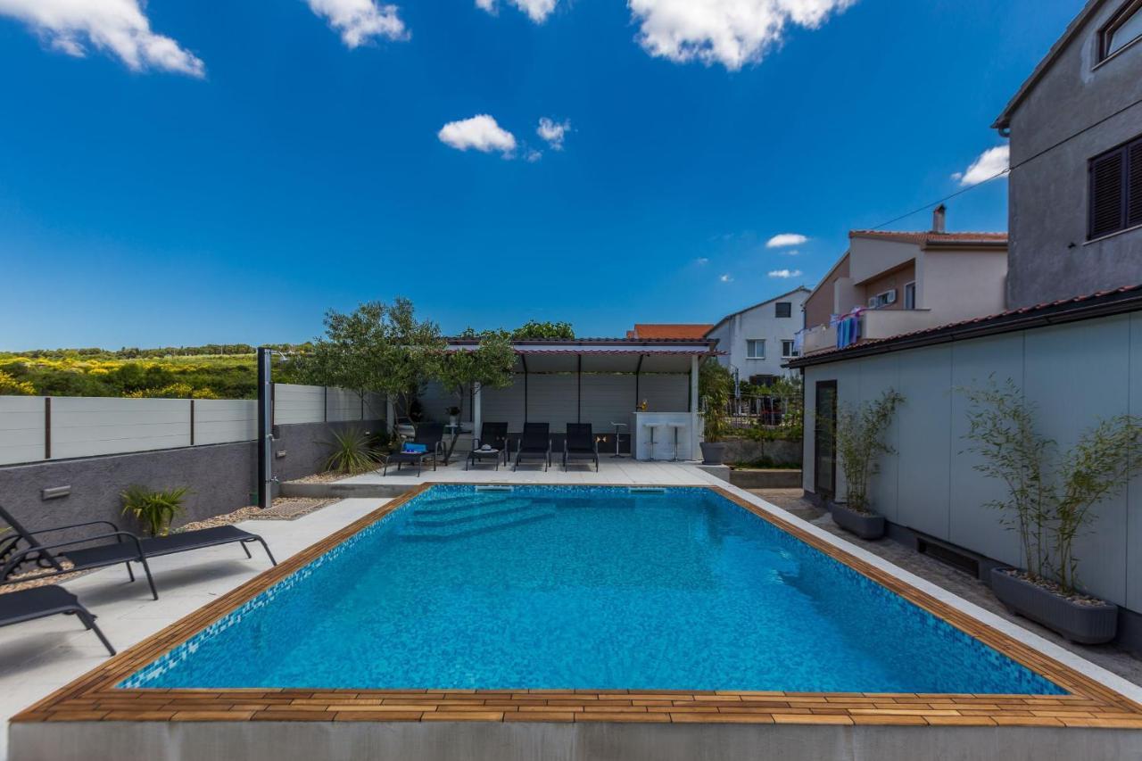 Katina Apartment With Private Pool Zadar Exterior photo
